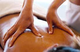 Massage Ayurvédique : Retrouvez l&rsquo;Harmonie Naturelle de Votre Être